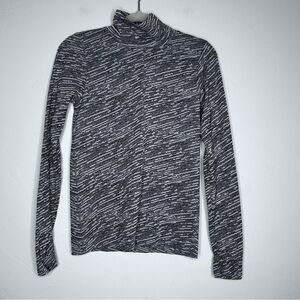 Athleta Black and Gray Stripe Flurry Seamless Turtleneck Size Medium Winter